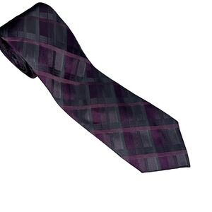 Kenneth Cole Reaction Men's Purple & Gray Plaid 100%  Silk Tie Classic B28